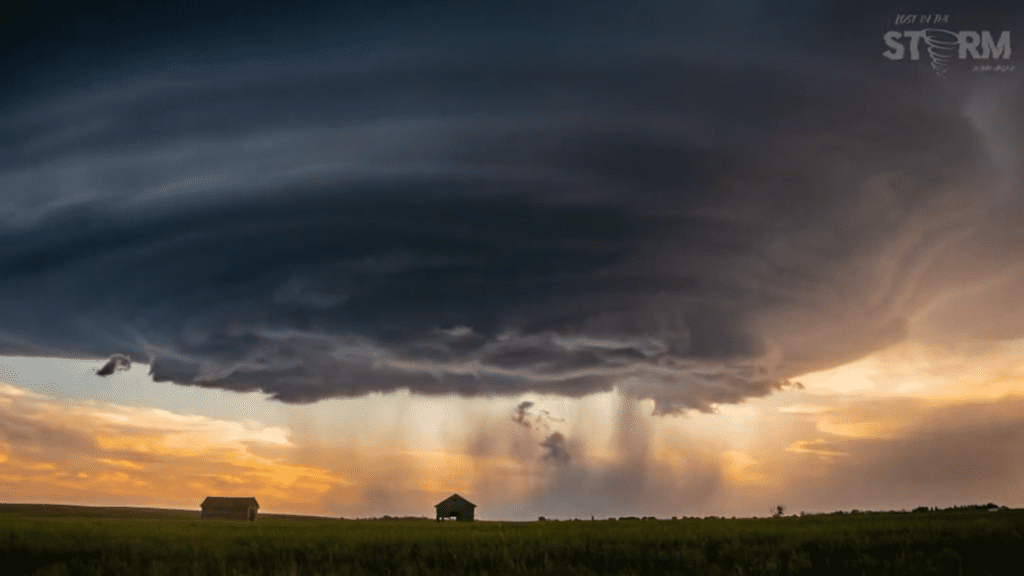 Amazing Supercell Thunderstorm Seen in Viral Video_20220630_135219_0001