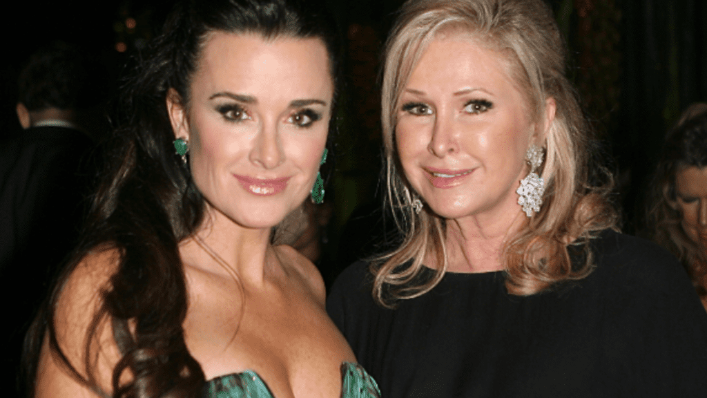 RHOBH S11 - birthday girl Kyle and her sister Kathy