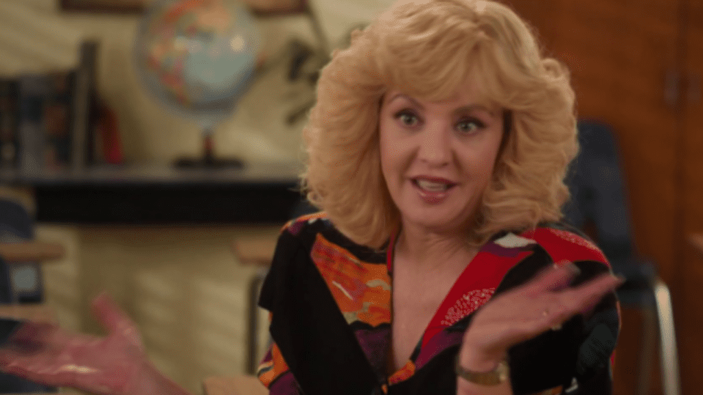 The Goldbergs S8 - Beverly selling cosmetics and weight loss supplements