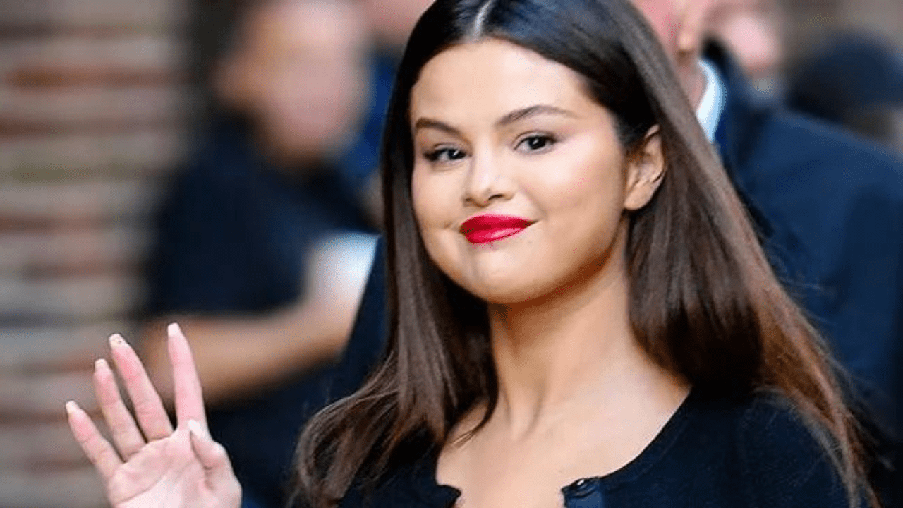 Selena Gomez's Net Worth, Height, Age, & Personal Info Wiki