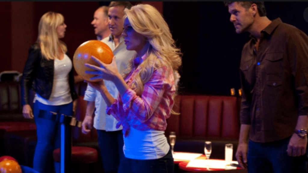 RHOC S7 - housewives play bowling
