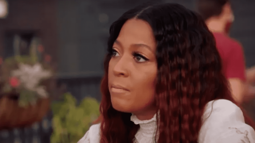 Married to Medicine S3 - Toya carries out a plan to promote her husbands business
