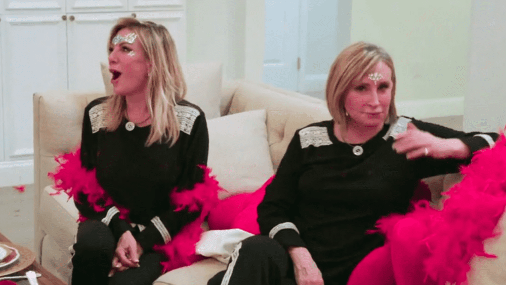 RHONY S13 - the housewives gather for a bejeweled body art