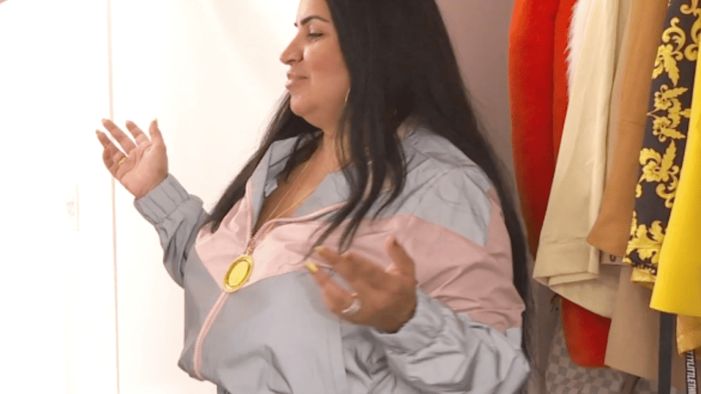 Shahs of Sunset S5 - MJ declutters her condo to make room for Tommy