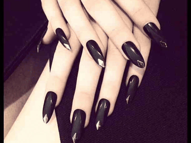 Trending Black V Tip Nails You Can Try In 2023 - The New York Banner