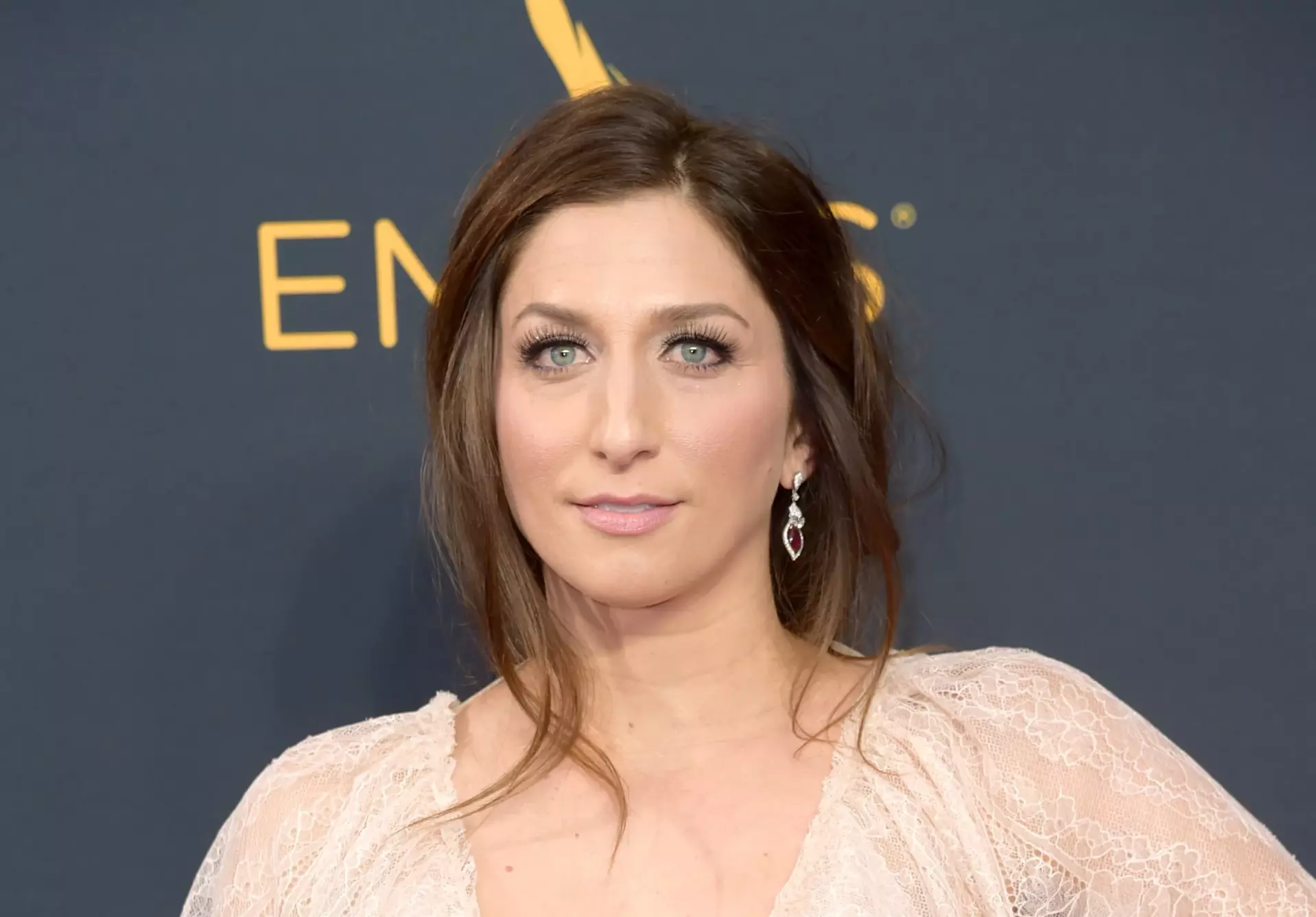 How rich is Chelsea Peretti?