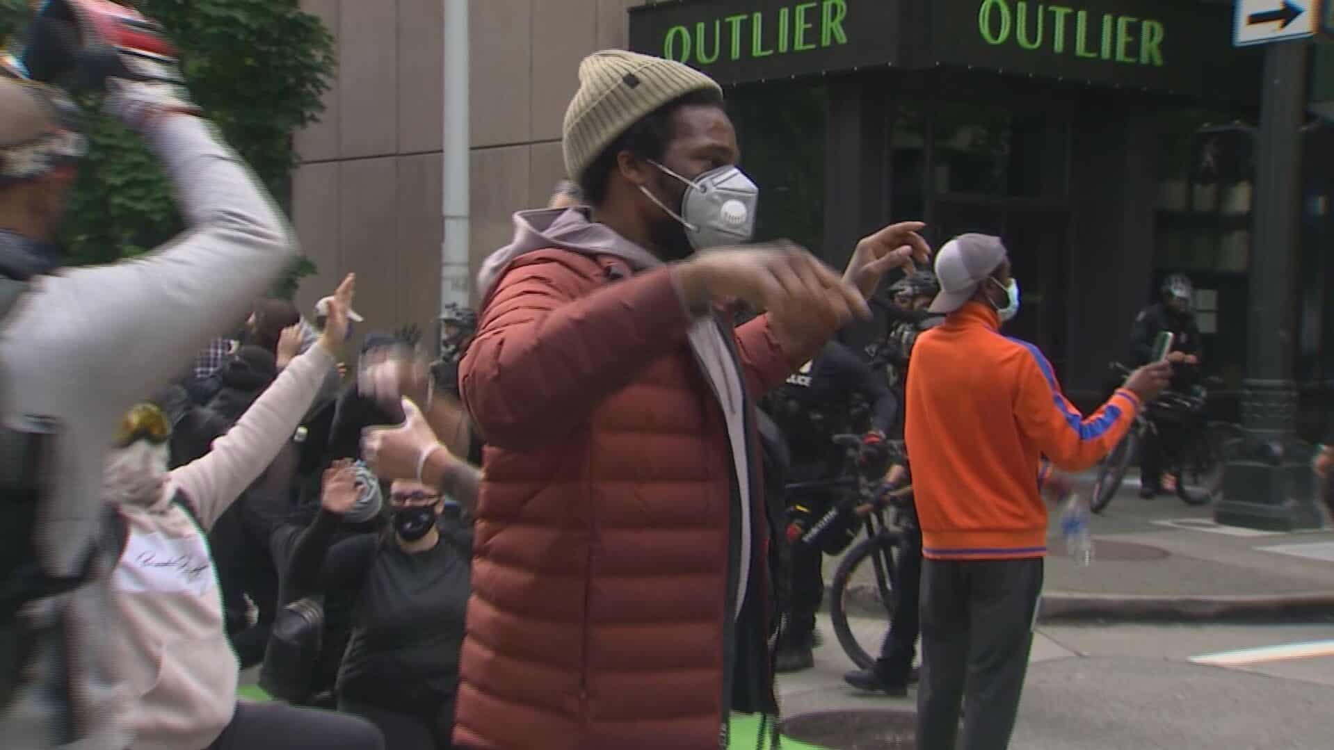 Chris Redd helps protesters get COVID-19 tests