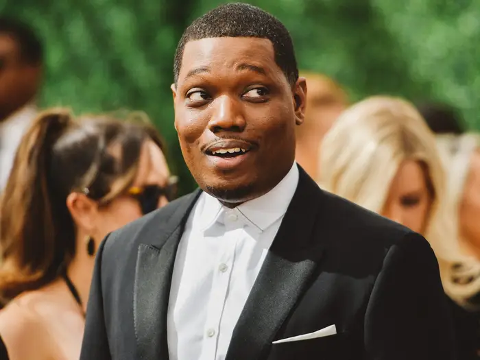 How rich is Michael Che?