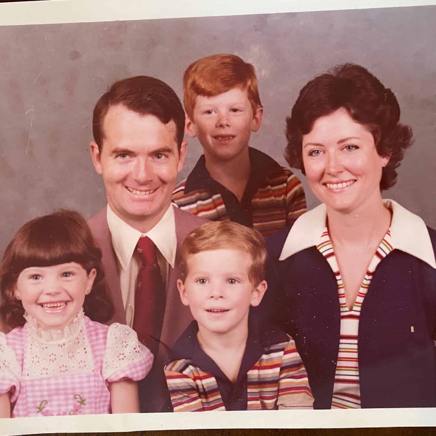 young Norah O'Donnell with her parents and siblings