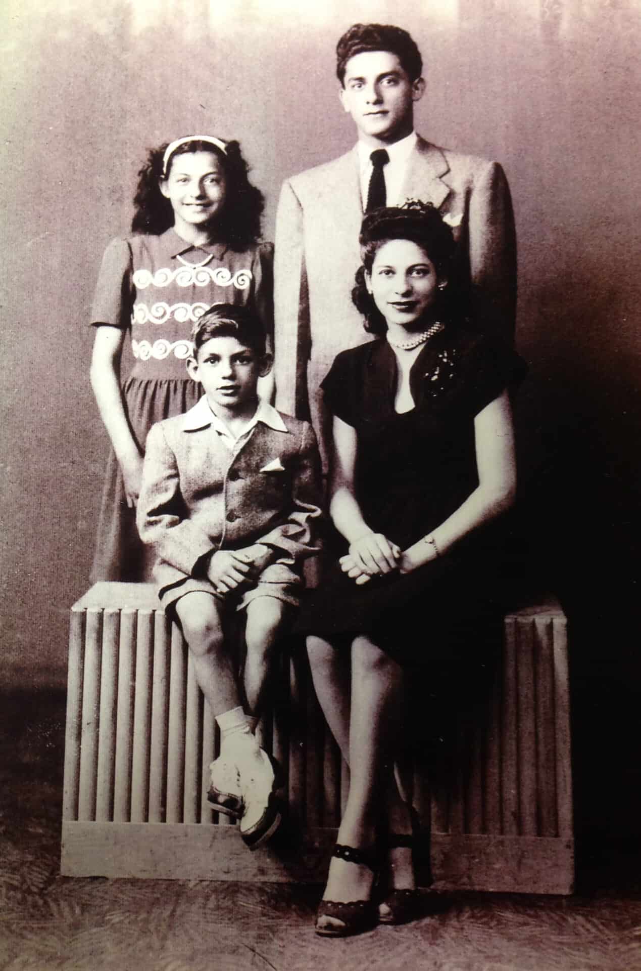 Maria Bartiromo's parents and sibling, and her