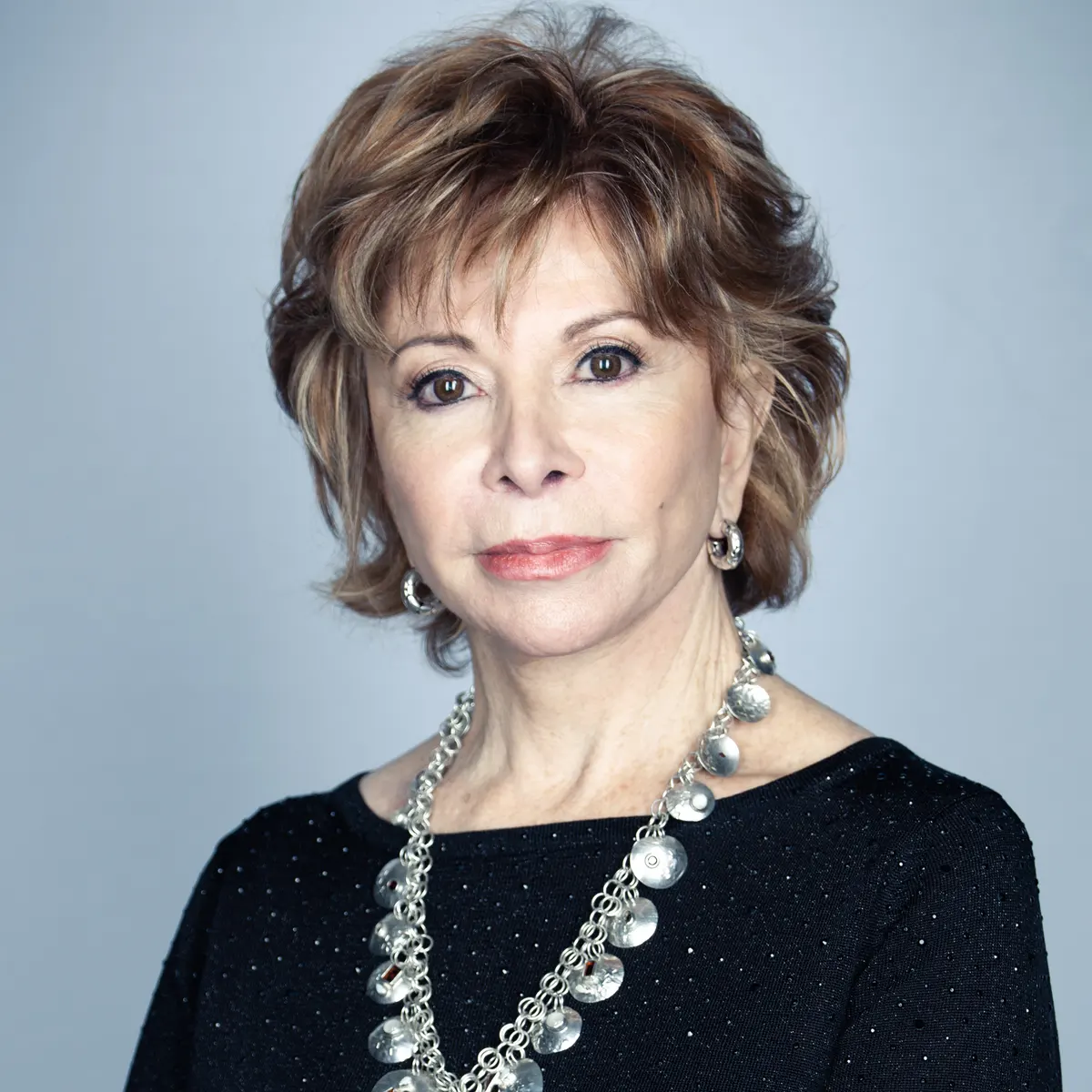 How rich is Isabel Allende?