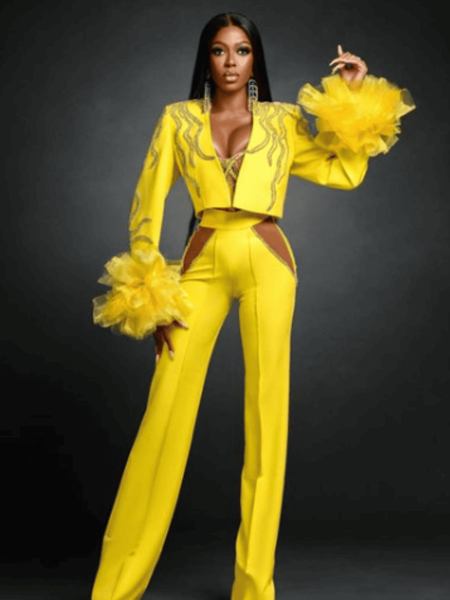 Beautiful in Yellow Maria TImmer (weather girl)